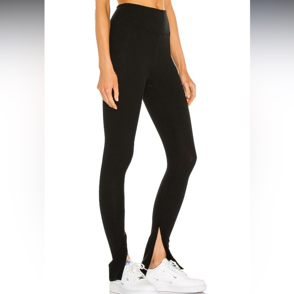 Year of Ours 9 to 5 Split Pant in Black size medium - Picture 3 of 7